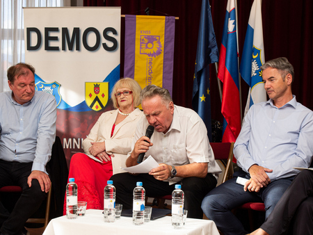 V Kamniku svečano odkrili kip Francetu Tomšiču  (4)